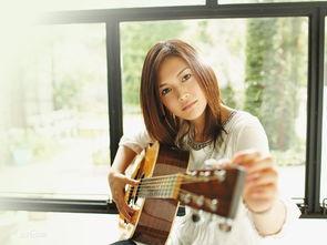 yui 歌手兼职av,歌手身份下的AV作品揭秘