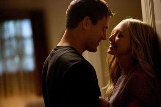 人妻老公面前中出小说,一场意外的激情邂逅