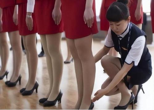 中国空姐穿丝袜给你看,优雅与专业并存